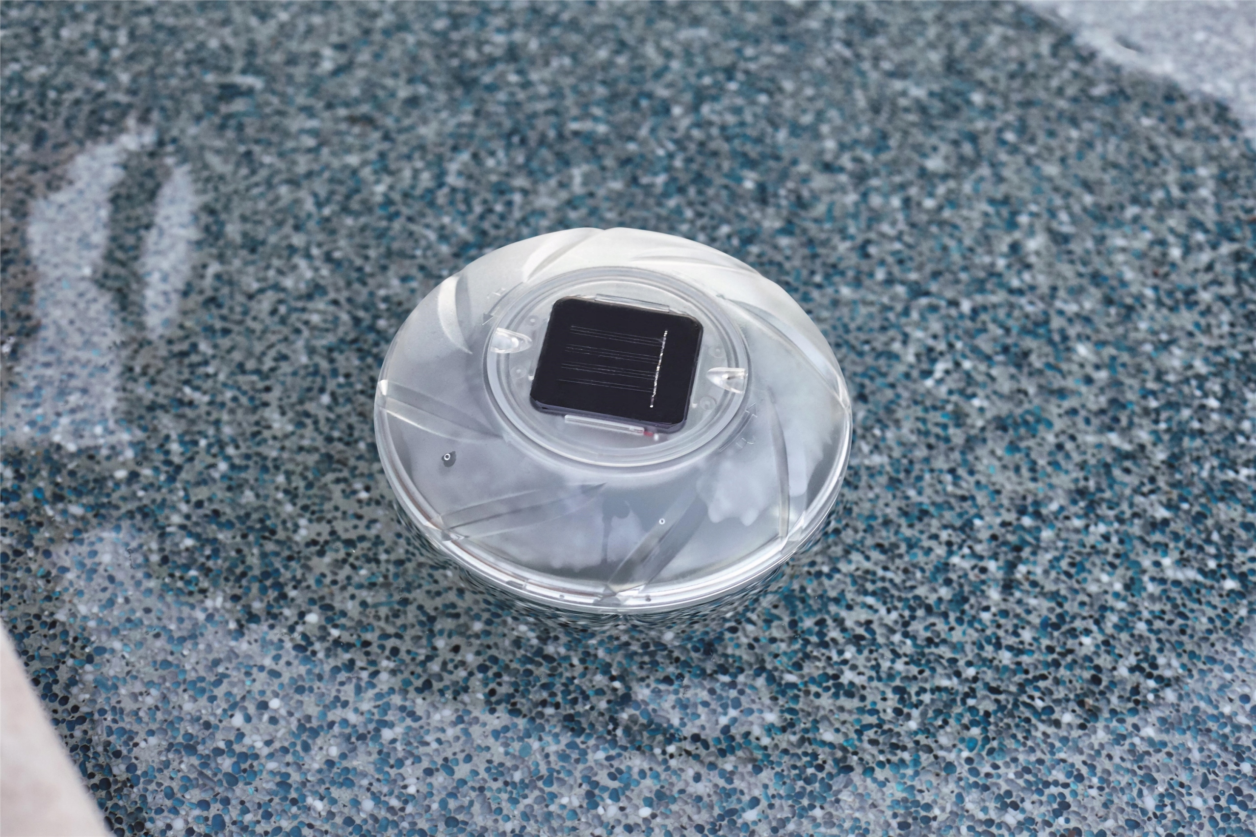 Плавающий светильник для бассейна (5)