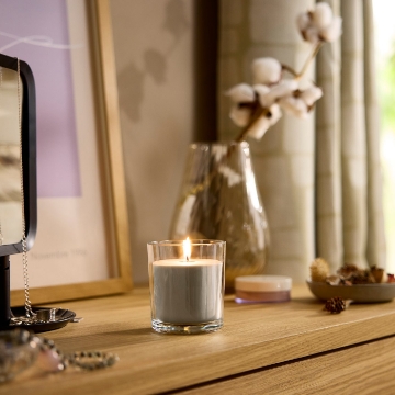 ИКЕА Ароматическая свеча в стеклянном стакане LOTSFÅGEL, 306.084.12 - Home Club