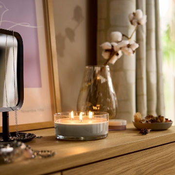 ИКЕА Ароматическая свеча в стеклянном стакане LOTSFÅGEL, 206.083.56 - Home Club