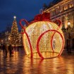 Chomik 3D-різдвяна прикраса — ялинкова куля з бантиком та світлодіодами, 3,5 м, LED6199 - Home Club, зображення 3