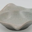 Kontrasto Декоративная керамическая тарелка с белой глазурью, 21x18x6,2 см, DDE-TAC-00008 - Home Club, изображение 3