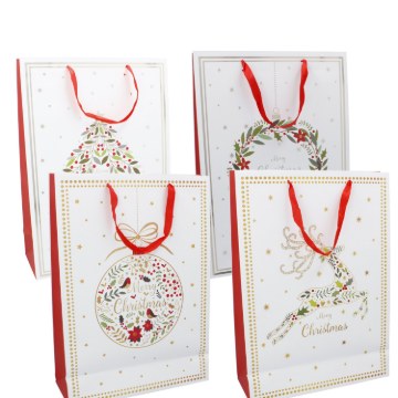 Chomik Сумка по сниженной цене от Bożonar. «Merry Christmas» 30 × 42 × 12 см, различные узоры, BAG7309 - Home Club
